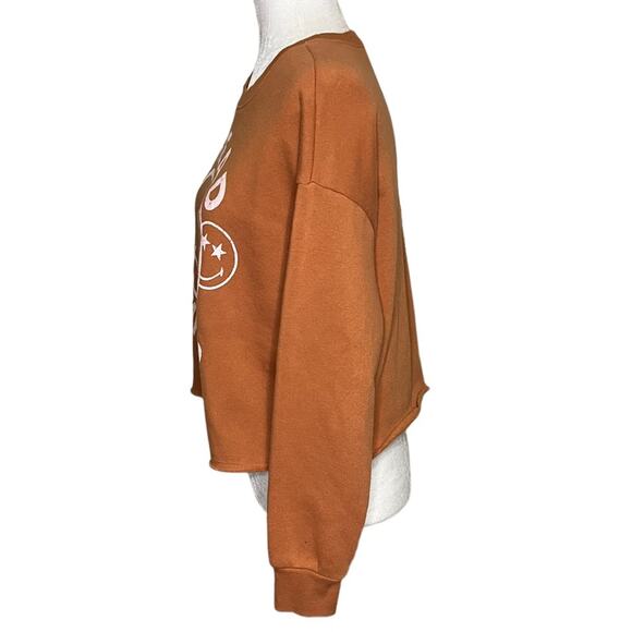 NWOT SMILEY WORLD Spread Kindness Orange Smiley Face‎ Cropped Sweatshirt Size S - Picture 2 of 10